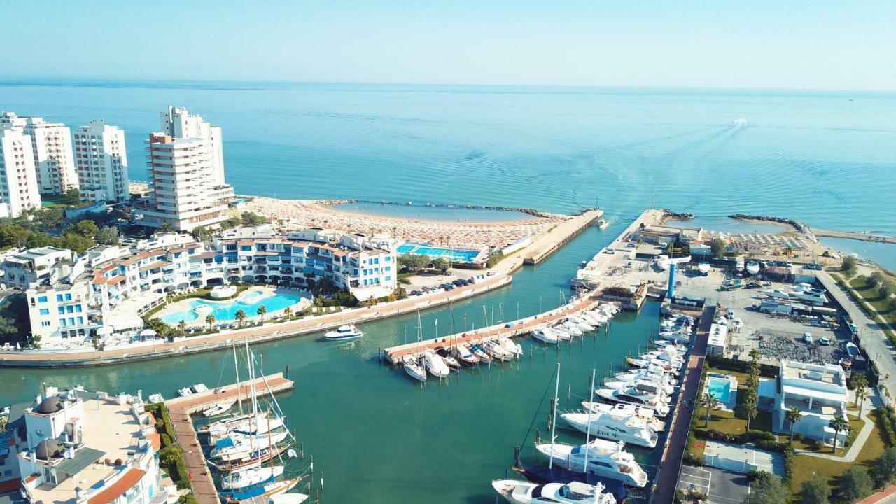 Portoverde Luxury Houseboat Misano Adriatico Bagian luar foto